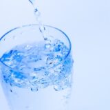 【喉がカラカラ？！】飲食バイトで水分補給をするべきタイミングはいつ？